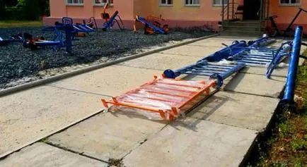 Как децата и възрастните спортни площадки за разпит свои ръце
