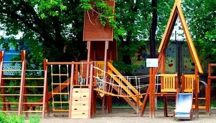 Как децата и възрастните спортни площадки за разпит свои ръце