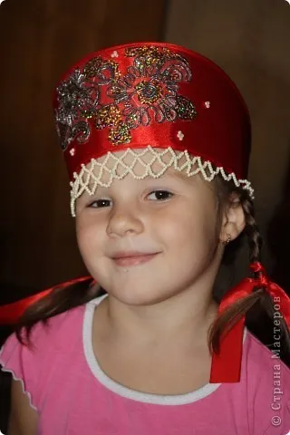 Как kokoshnik по главата със собствените си ръце