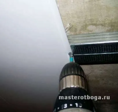 Как да направите пластична таван в банята, независимо