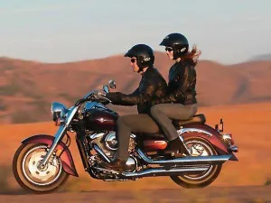 Hogyan kell lovagolni egy motorkerékpár Hogyan kell lovagolni egy motorkerékpár