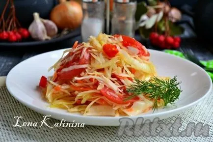 Зеле, мариновани с черен пипер и домати - рецептата със снимка