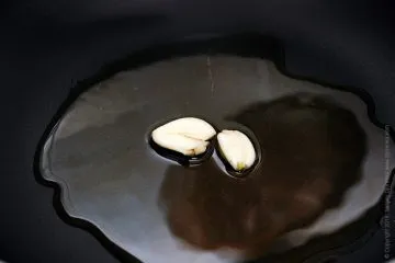 Пиле яхния с моркови домашно сос