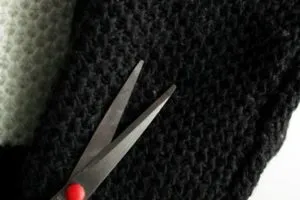 Най-добрите начини за премахване на пелетите и предотвратяване на възникването им в бъдеще върху дрехите