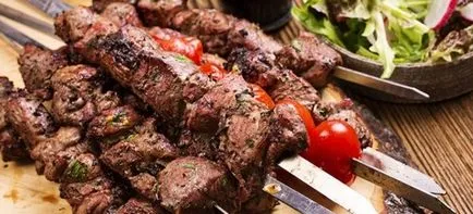 Марината за говеждо месо - рецепти за мекотата на месото за барбекю, се пече във фурна и пържене пържоли на