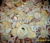 Месо на френски с картофи и гъби, се готви у дома