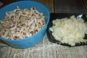 Месо на френски с картофи и гъби в рецептата на фурна със снимка