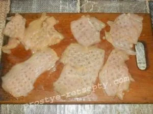Месо на френски с картофи и гъби в рецептата на фурна със снимка