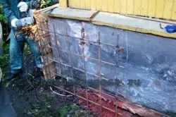 В старата къща на нова основа може да бъде изградена със собствените си ръце