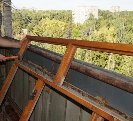 Комбинирането на балкона (лоджии) с кухня, баня, документи, работа поръчка, дизайнерски идеи
