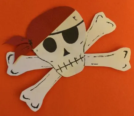 Pirate шапка, изработена от хартия с ръцете си (The Pirate) Pirate шапка от хартия със собствените си ръце