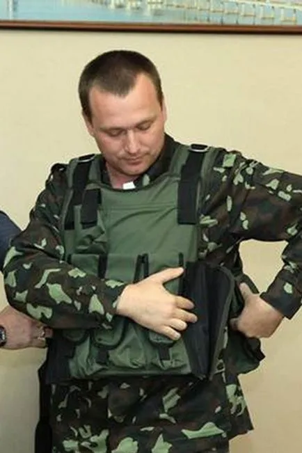 Подробни насоки за това как правилно да носят бронежилетки
