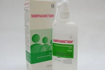 Гаргара с ангина у дома