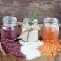 Вход поръсва захар, ориз, сол или кафе