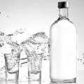 Или лунна светлина водка, че е вредно и че е по-добре
