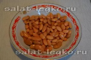 Saláta babbal és paradicsommal