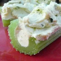 Целина произтича здравословни закуски за всички