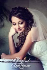 Сватбени прически за средна коса тънък