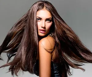 Венеция подчертава със снимки на мода решение за брюнетки и кафяви коси жените