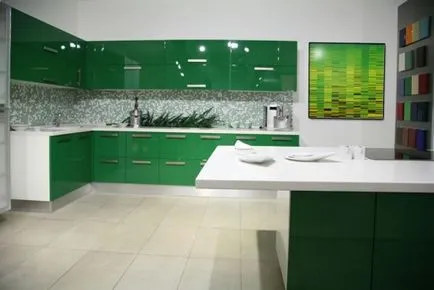 Green Кухненски дизайн в нюанси на зелено, с примери снимка