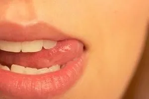 Езикът й, отколкото лечение