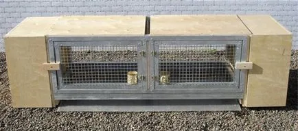 Заек hutches с техните ръце рисунка
