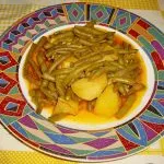 Saláta babbal és paradicsommal