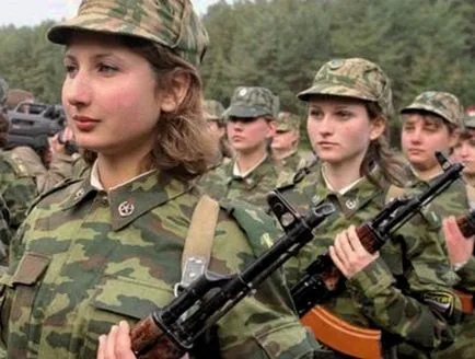 Как са момичетата в армията