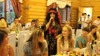 Танцуващата на сватбата на ромите