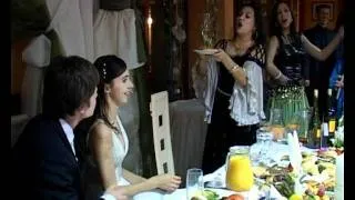 Танцуващата на сватбата на ромите