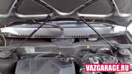 Eltávolítása a motorháztető Eltávolítása a motorháztető