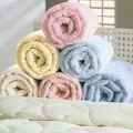 Чете молитва в съня