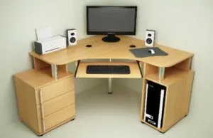 И двете, като бюрото на компютъра