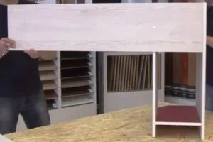 И двете, като бюрото на компютъра