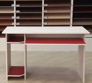 И двете, като бюрото на компютъра