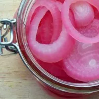 Как да се маринова лук без оцет