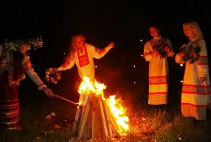 Как да празнуват Иван Купала Как да празнуват Иван Купала