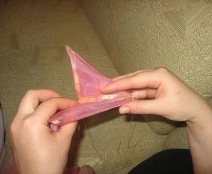Как да вратовръзка лък на сатенена панделка