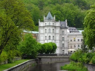 Какво е Лазне
