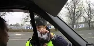Това, което трябва да донесе на КАТ инспектор