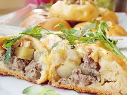 Татарски пайове с месо и картофи