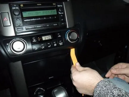 Премахване на радиото Toyota