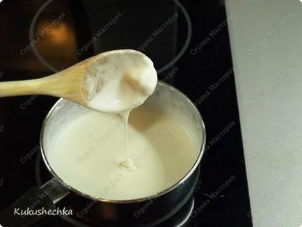 Virág a hideg porcelán kezük