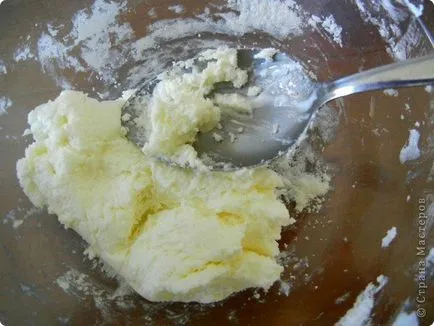Virág a hideg porcelán kezük