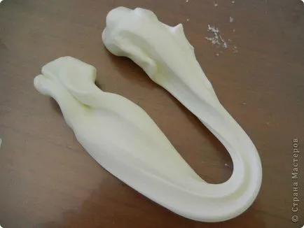 Virág a hideg porcelán kezük