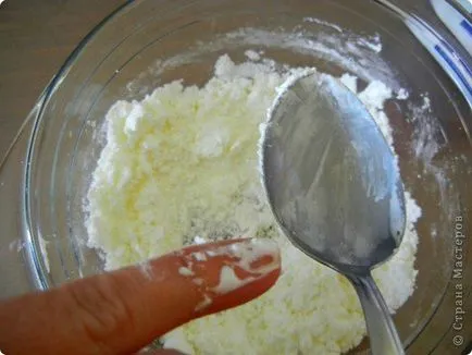Virág a hideg porcelán kezük