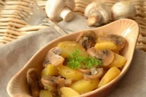 Картофи под ръкава за печене