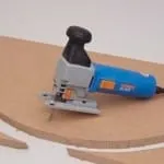 Сгъваема масичка с ръцете си