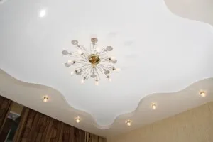 Окачен таван с осветление