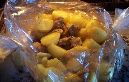 Свинско с картофи в дупката